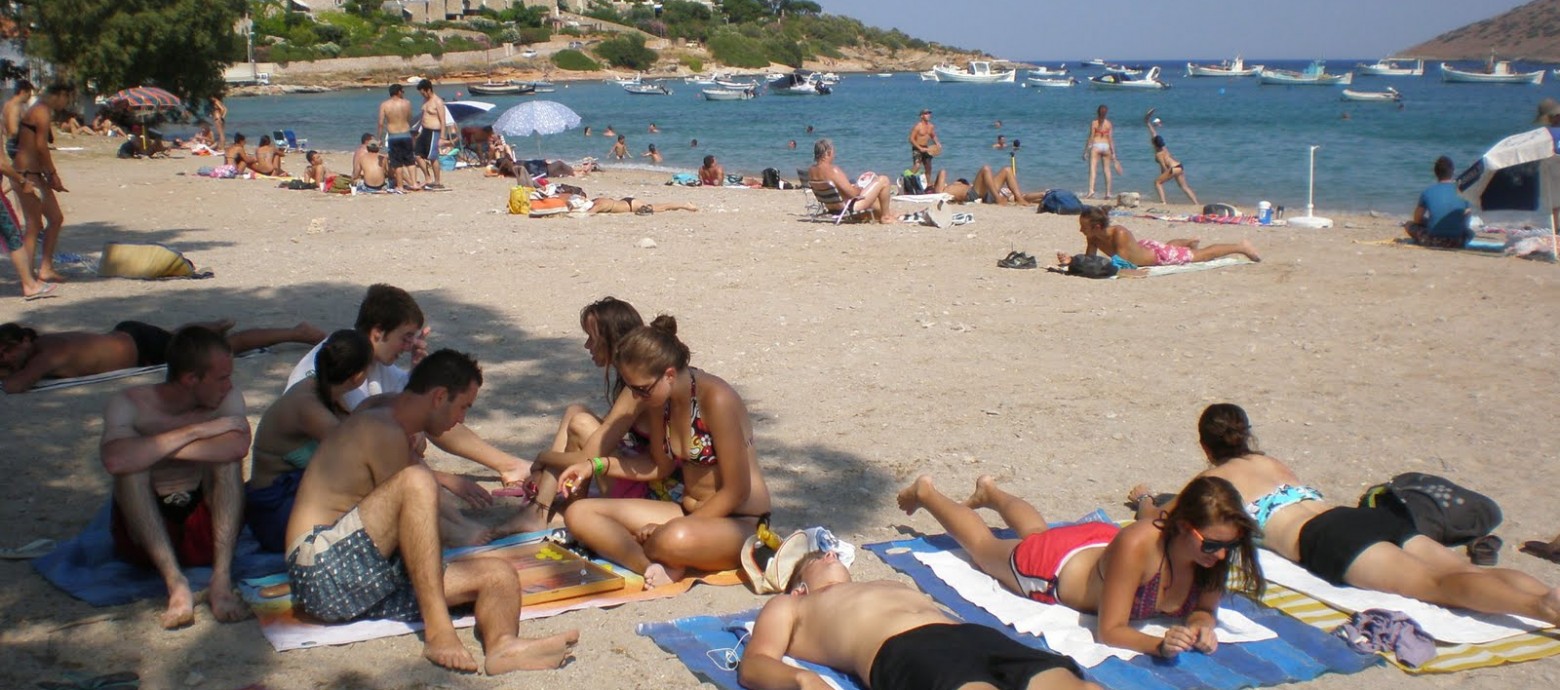 Greek Island Travel – Traveling During the Peak Season