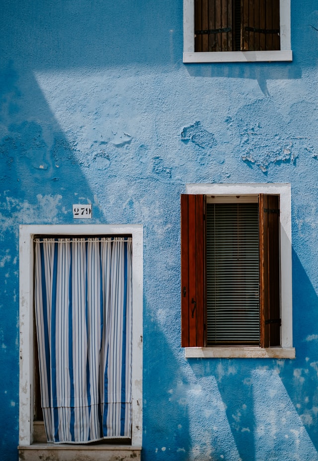Want to Reduce Monthly Expenses? Consider Outdoor Blinds